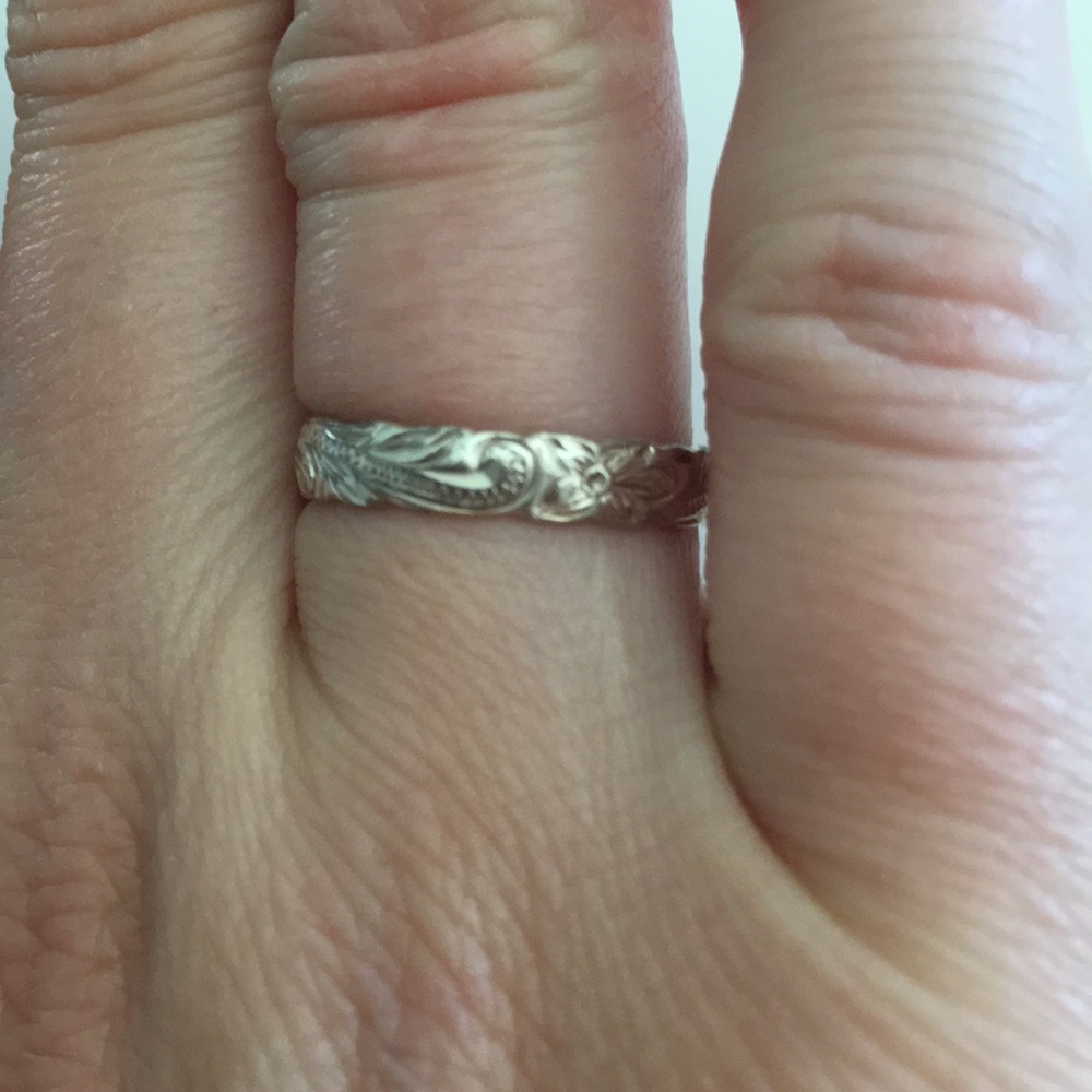 Hawaiian ring
